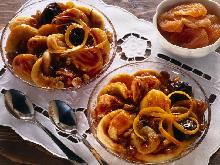 Macedonia d'autunno con frutta secca