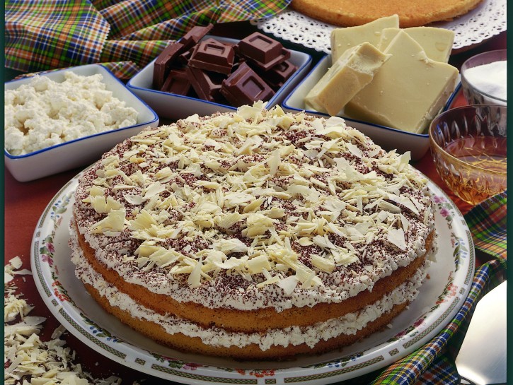 Torta con crema di ricotta