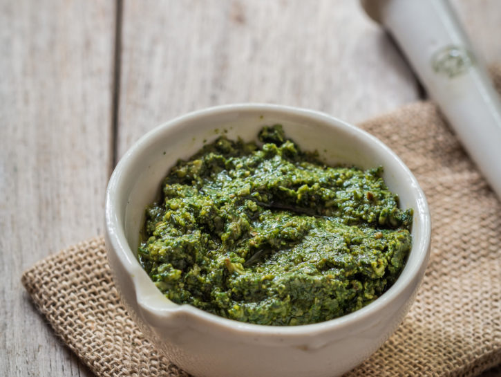 Conserva di basilico pestato