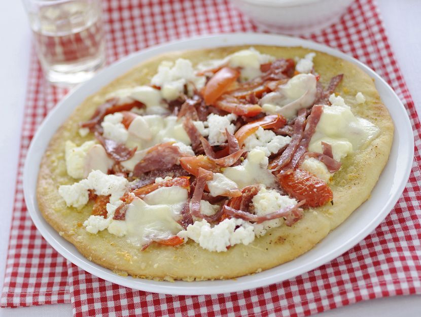 pizza-con-salame-e-ricotta