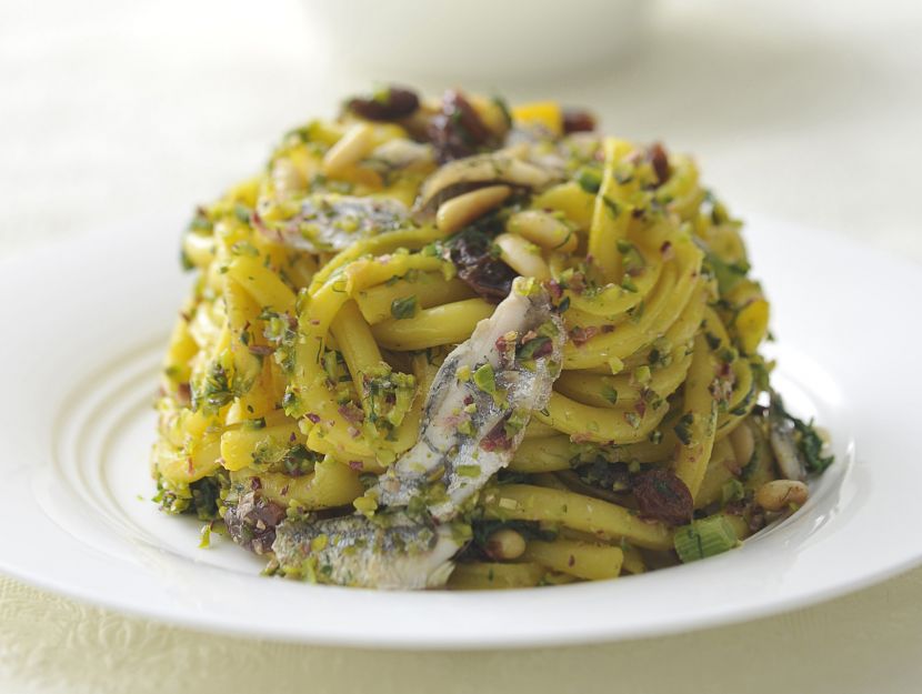 timballo-di-pasta-con-finocchietti-alici-e-pistacchi-di-bronte