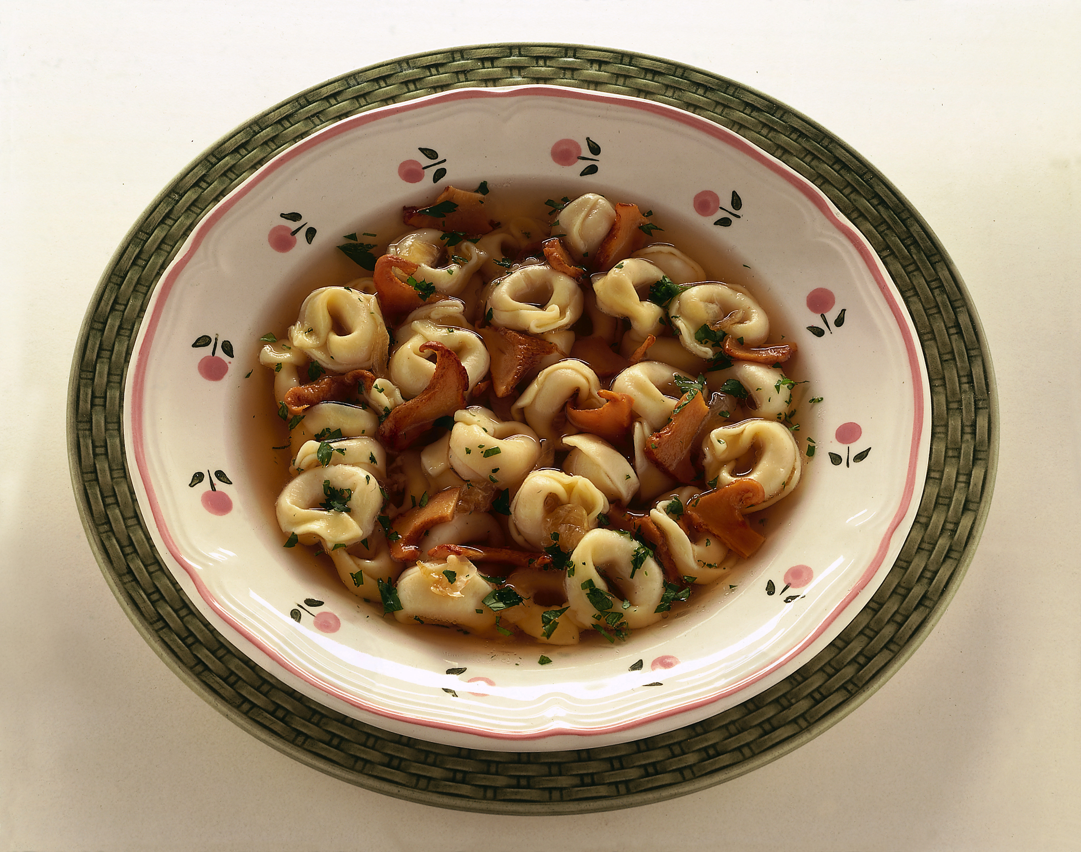 Ricetta Tortellini In Brodo Ai Funghi Donna Moderna