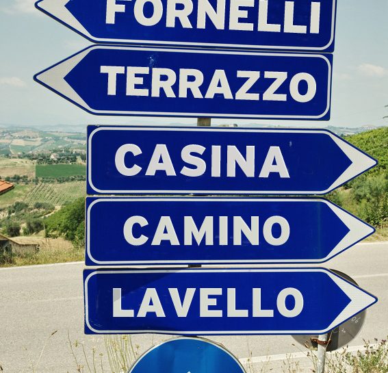 Paesi dai nomi curiosi: a Terrazzo si sta più freschi che a Fornelli?