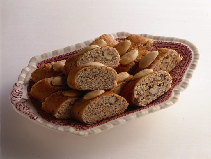 Biscotti alle mandorle, miele e nocciole