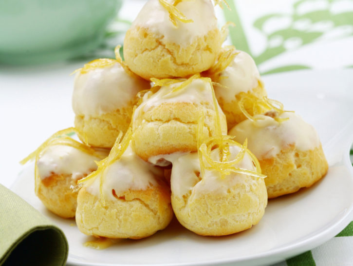 Profiteroles con crema al limone