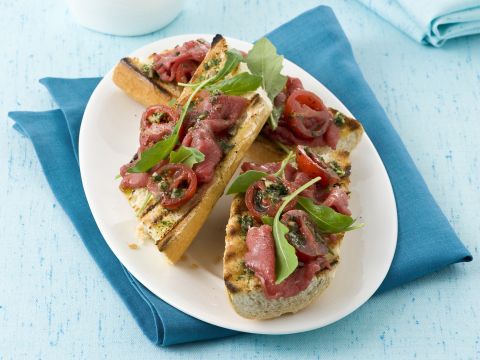 Bruschette ricche al pomodoro