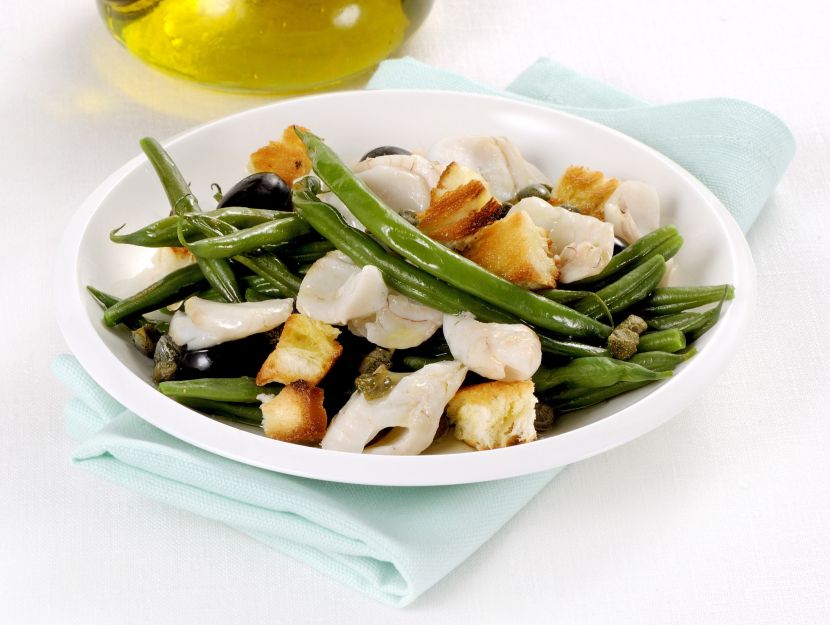 insalata-di-fagiolini-con-pane-e-filetti-di-nasello