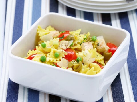 Insalata di pasta e pollo