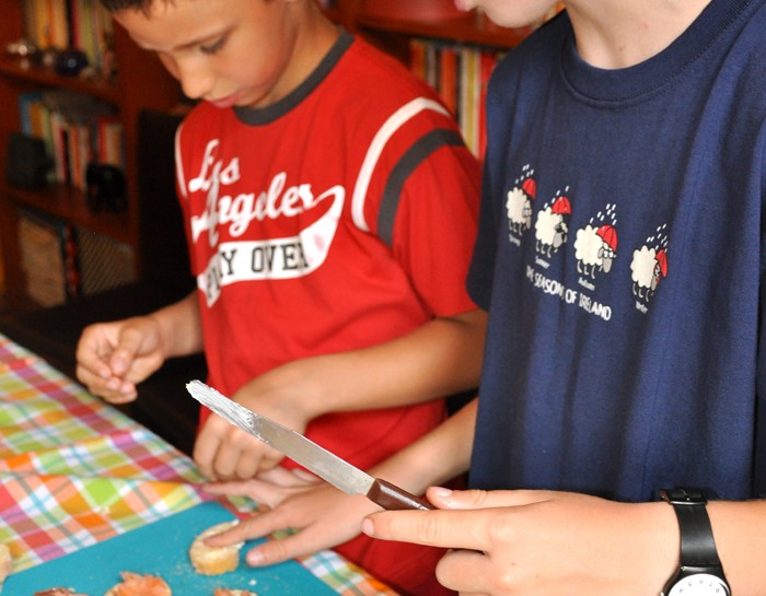 bambini in cucina