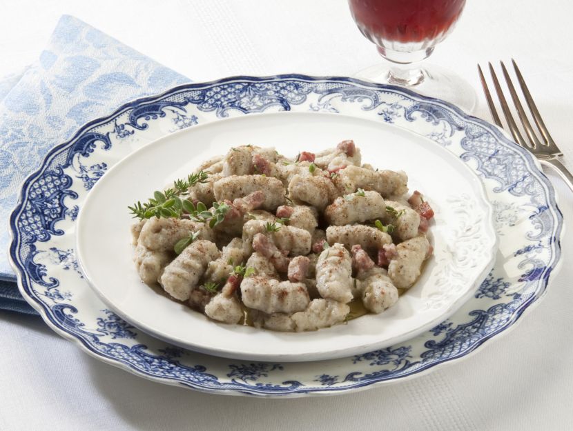 gnocchi-di-grano-saraceno-al-prosciutto