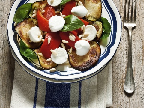 Melanzane, pomodori e mozzarella