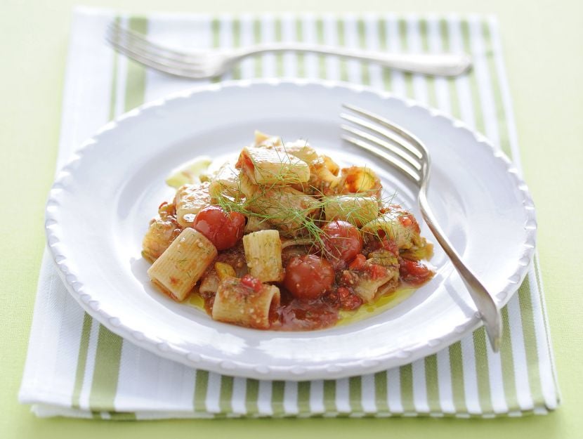 mezze-maniche-con-peperoni-e-finocchietto