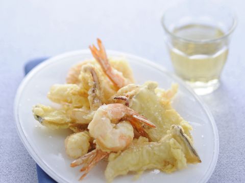 Tempura di gamberi, calamari e funghi