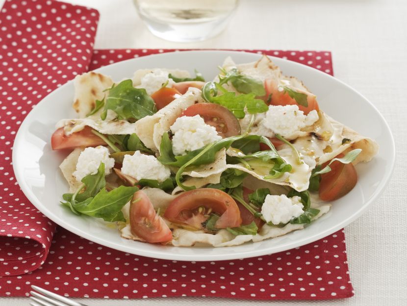 insalata-con-ricotta-e-pane-carasau preparazione