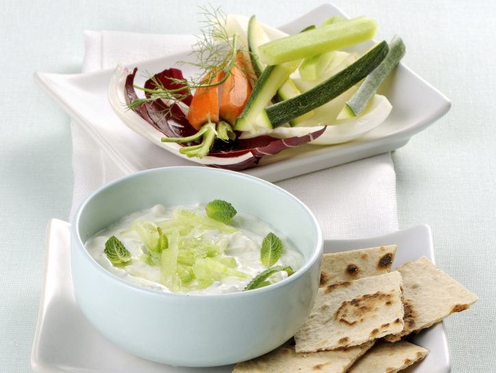 pinzimonio-in-salsa-tzatziki