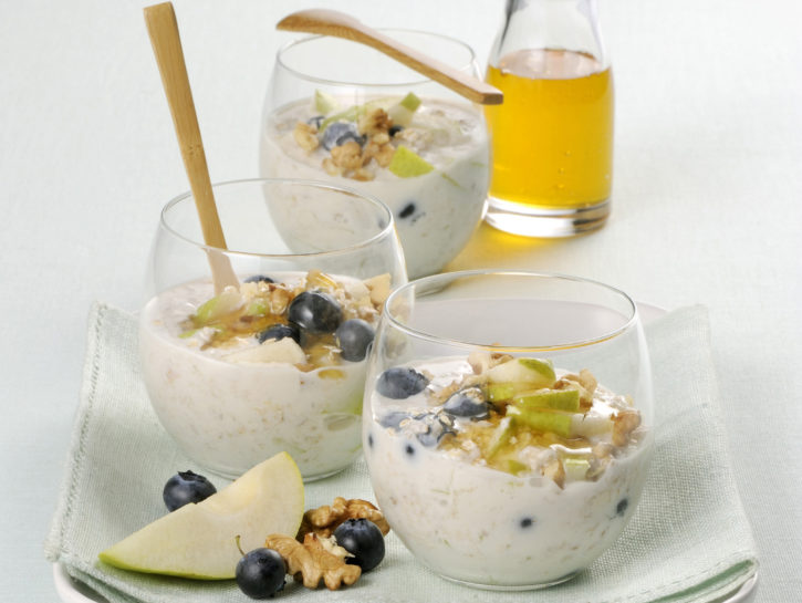 Birchermuesli con frutta mista e noci