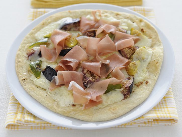 piadina-pizzata-con-fichi-e-crudo immagine