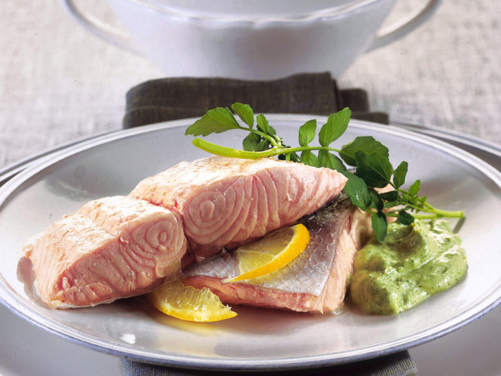 Salmone selvaggio con maionese al crescione