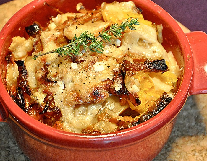 Terrina di bucce di zucca, carote e formaggio