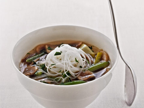 Zuppa di funghi e vermicelli di riso