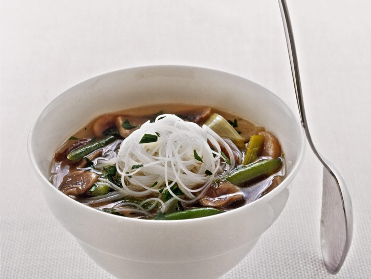 Zuppa di funghi e vermicelli di riso
