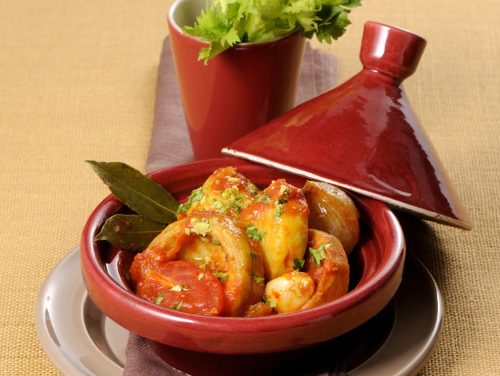 Fondi di carciofo in salsa