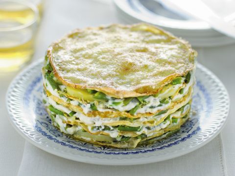 Tortino di crepes con ricotta e pesto