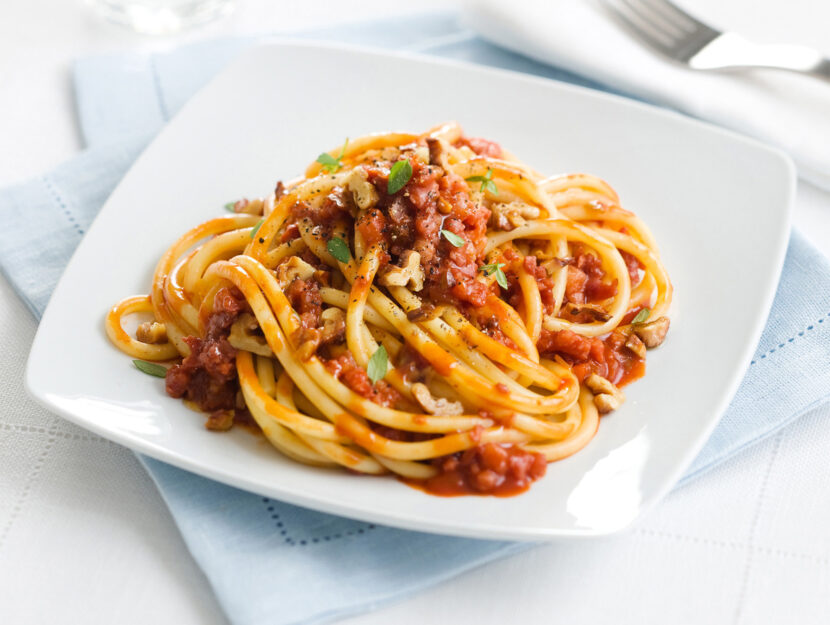 Bucatini con ragù di cotechino