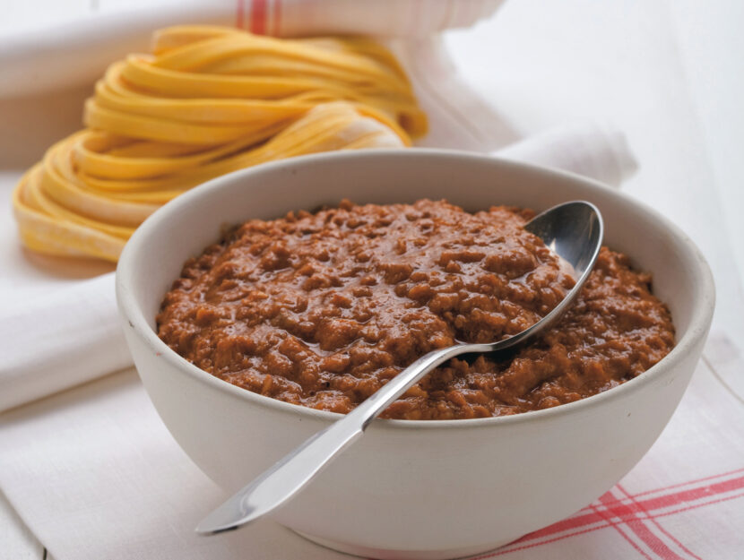 Salsa al pomodoro con ragù di carne