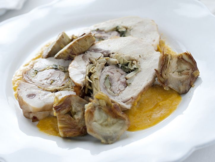 rotolo-di-coniglio-ripieno-ai-carciofi immagine