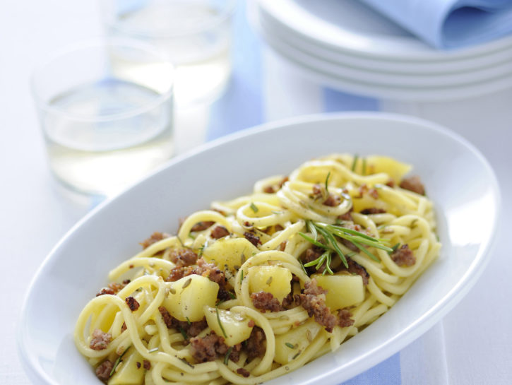 Troccoli con patate e salsiccia