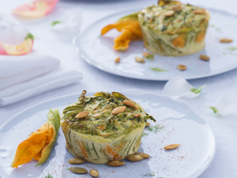 Sformatini alle zucchine con fiori e semi di zucca