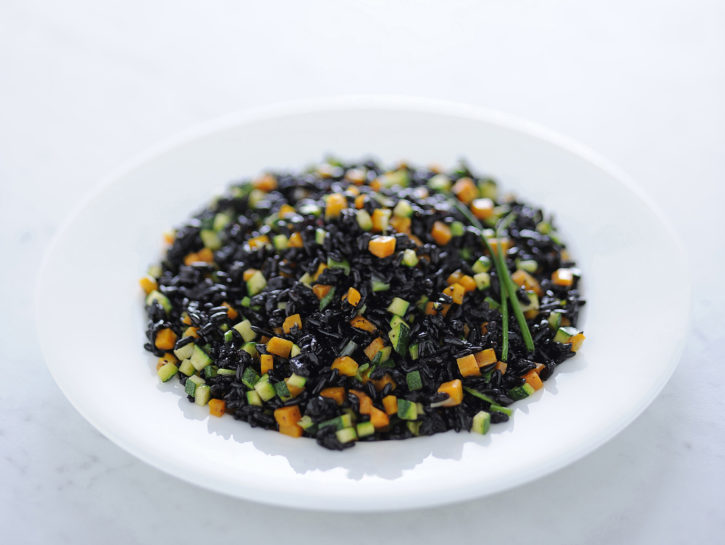 Riso nero saltato con verdurine