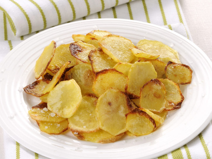 Chips al forno di patate e topinambur