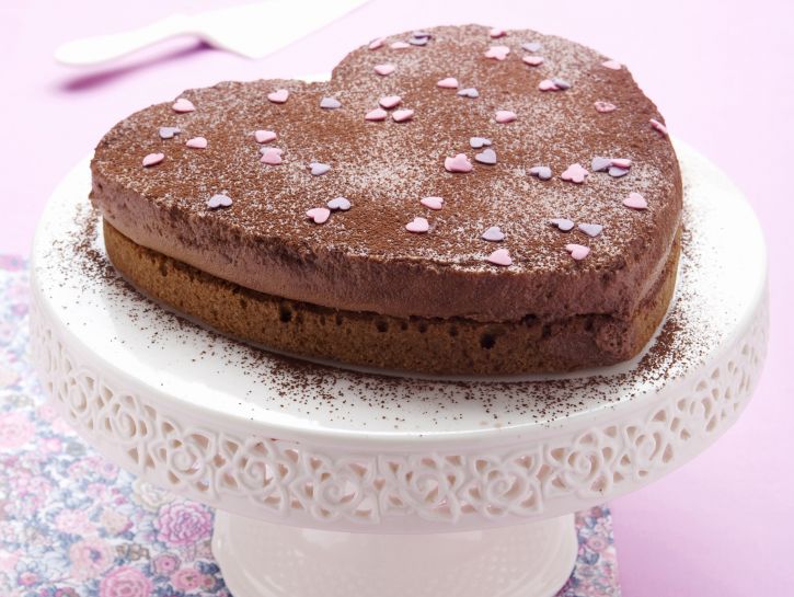 torta-a-cuore-con-mousse-gianduia immagine