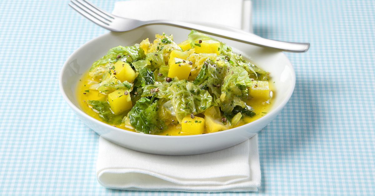 Ricetta Verza in umido con patate e zafferano - Donnamoderna
