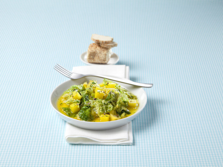 Verza in umido con patate e zafferano