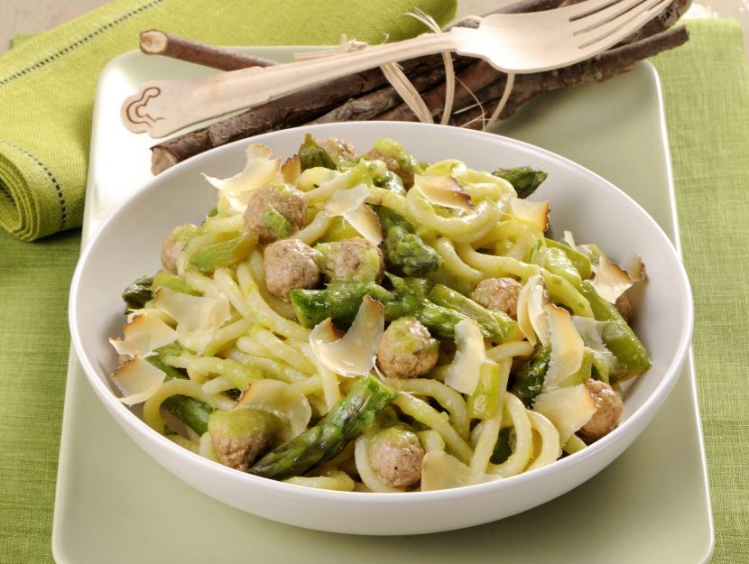 bigoli-al-ragu-bianco-di-asparagi-e-ricotta
