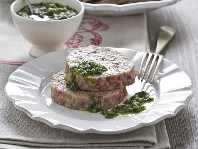 polpettone-ai-pistacchi-con-salsa-verde preparazione