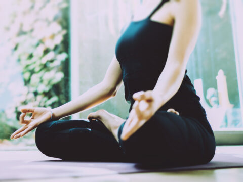 Yoga: le asana antistress e gli esercizi per combattere l’ansia e ritrovare la serenità