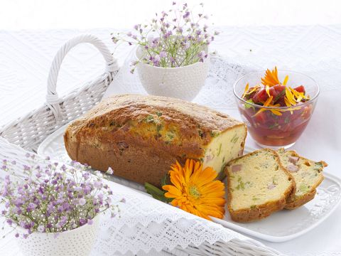 Cake alle fave, parmigiano e calendule