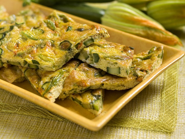 Ricetta Frittata di zucchine novelle e fiori alla ...
