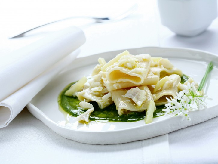 Pasta con baccalà e pesto