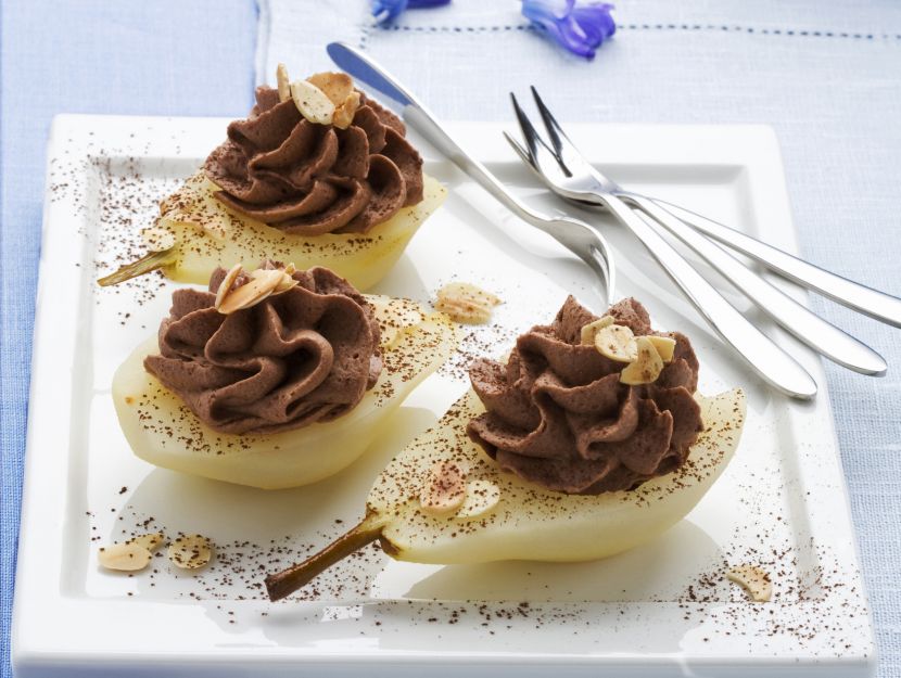 pere-ripiene-di-mousse-profumata-al-rum preparazione