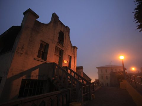 Vacanze avventurose, Alcatraz di notte