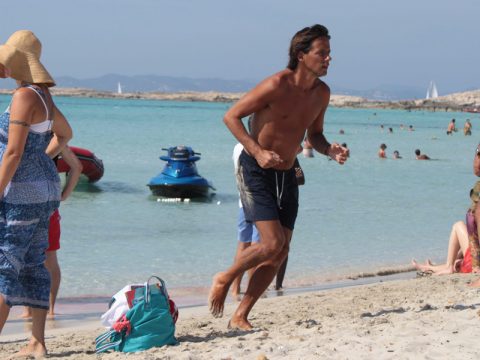 Simone Inzaghi con Gaia a Formentera