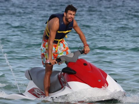 Gerard Piqué tra le onde di Miami