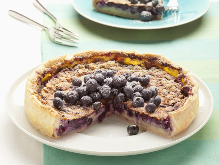Quiche con mirtilli e mandorle
