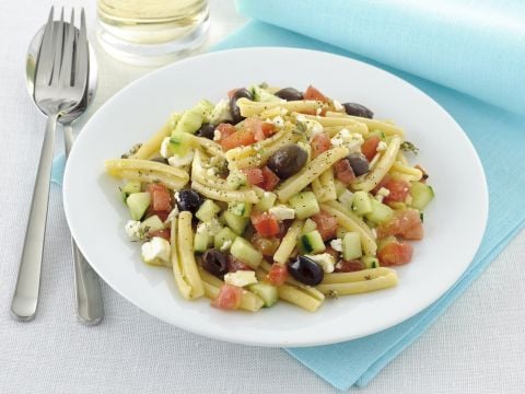 Caserecce con feta e olive nere