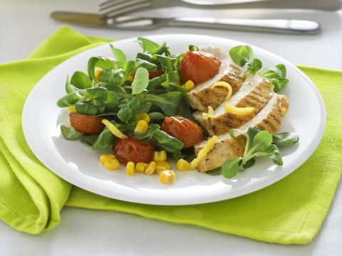 Insalata di pollo al limone e basilico